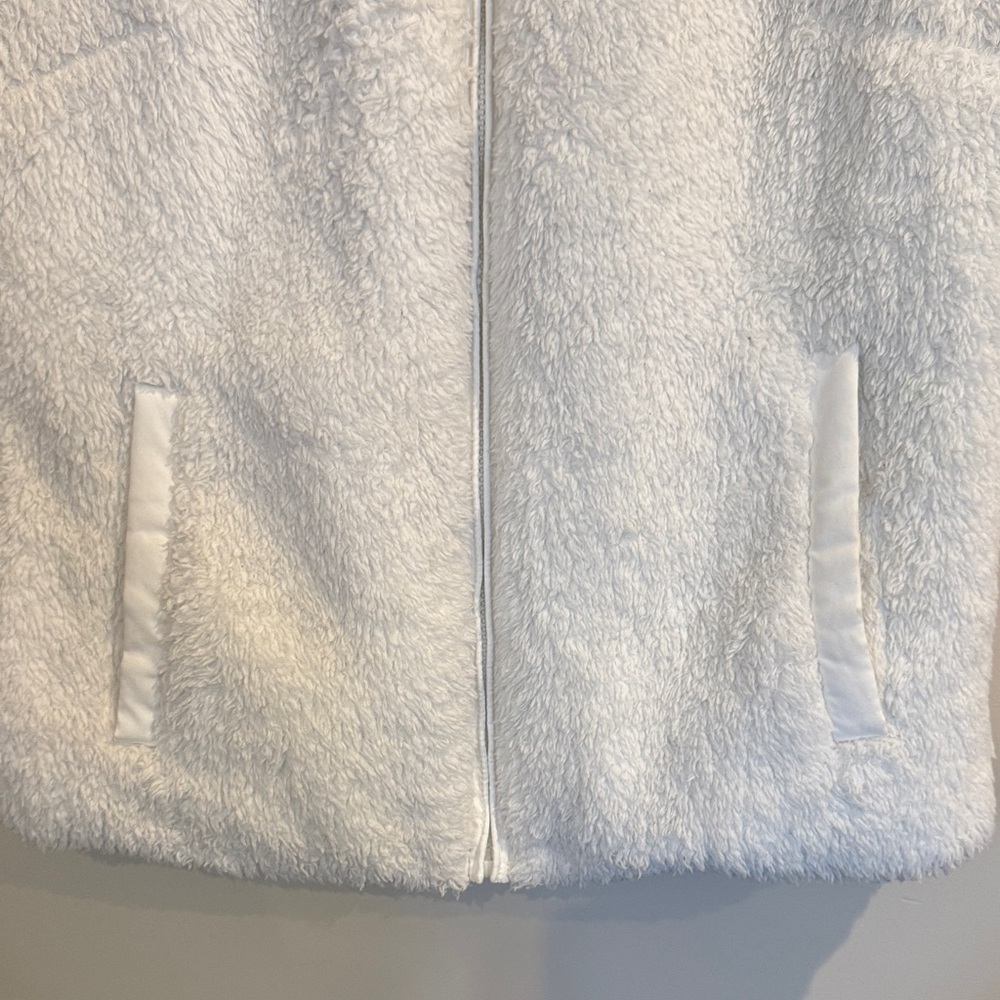 Patagonia Women's White Fleece Vest size Small - Picture 3 of 6